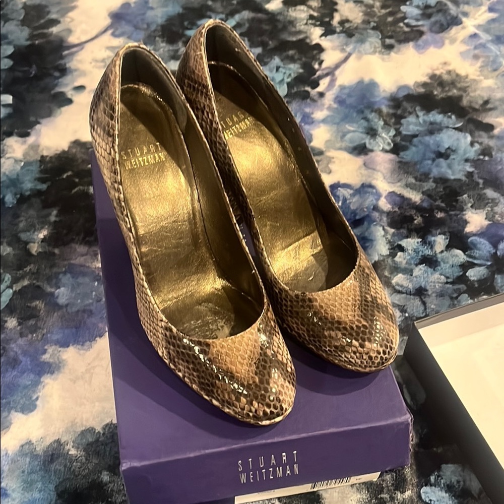 Stuart Weitzman Brown Heels with Textured Finish